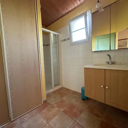 Maisonnette Chaleureuse - Au Calme Et Proche Cote Casa de Férias *