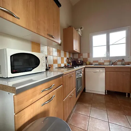 Maisonnette Chaleureuse - Au Calme Et Proche Cote Casa de Férias