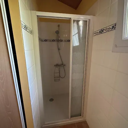Maisonnette Chaleureuse - Au Calme Et Proche Cote Casa de Férias